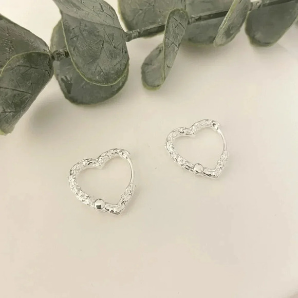925 Sterling Silver Dainty Heart Huggie Earrings Small Hoop Earrings - Picture 4 of 4